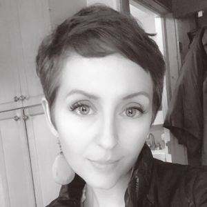 Meet your Posher, Cassandra